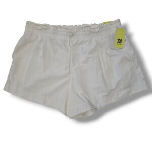 All in Motion Women’s Off-White Resort Shorts – New With Tags (XXL)